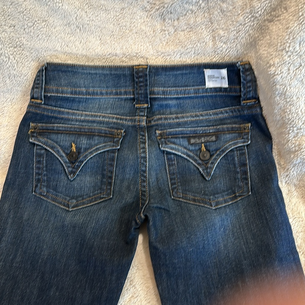 Hudson mid-rise signature jeans.